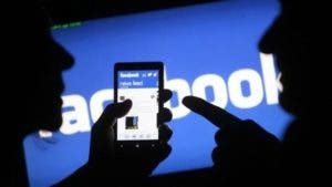 Facebook borra cuentas de «noticias falsas»