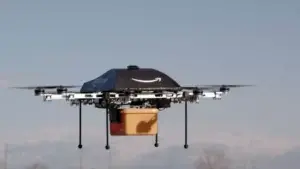 Amazon efectúa su primera entrega con un dron