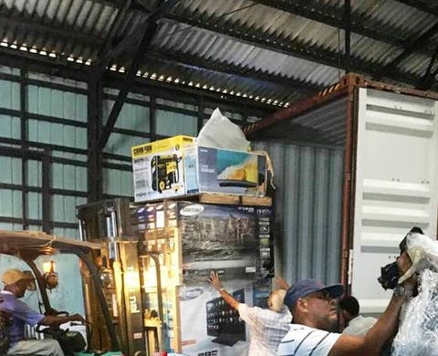 Aduanas incauta contenedor repleto de televisores plasmas en muelle de Puerto Plata