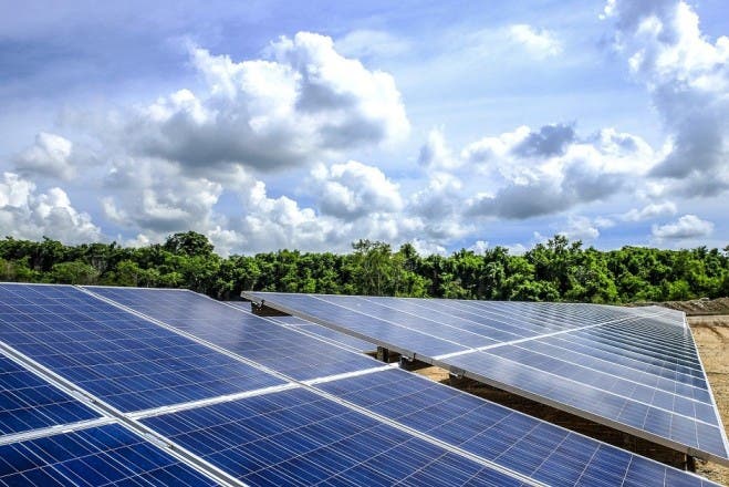 CEMEX convoca licitación para expandir parque de generación energía solar