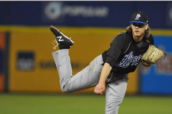 Matt Koch guió Licey triunfo sobre Escogido