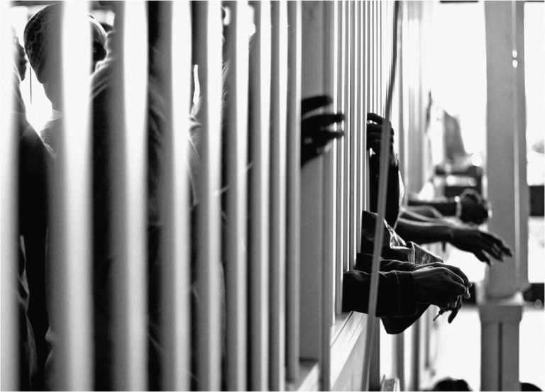 A la cárcel dos primos vinculados a caso de mujeres rescatadas en negocio de Higüey