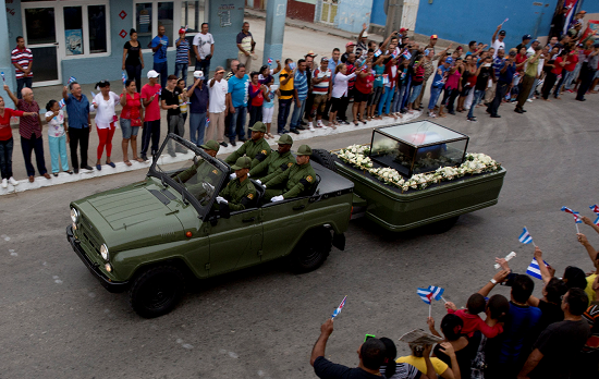 Restos mortales de Fidel Castro llegan por última vez a Santiago de Cuba