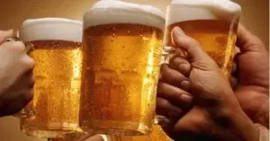 Salud Pública pide moderar consumo alcohol y manejar con prudencia