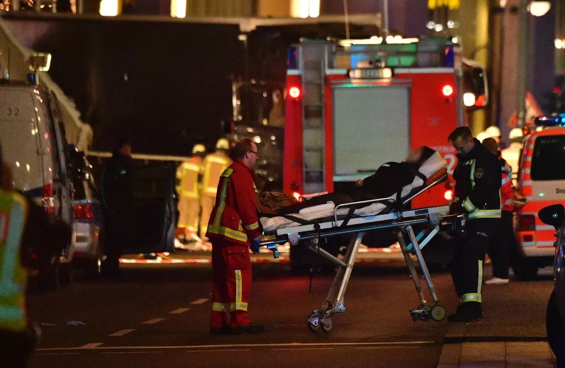 Mueren 9 personas tras ser arrolladas por un vehículo en un mercado en Berlín