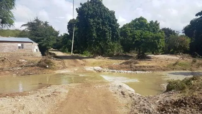 Moradores en Villa Isabela claman por ayuda; comunidad fue perjudicada por las riadas