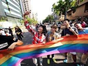 Taipei comienza a emitir certificados de pareja para los homosexuales