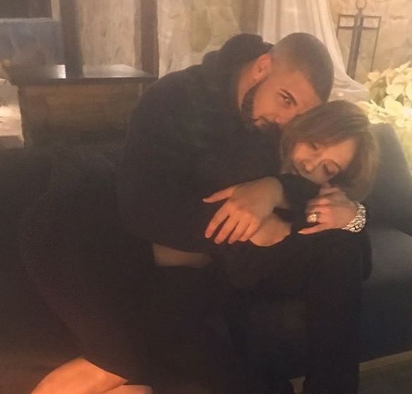 Jennifer López y Drake avivan los rumores de romance con tierna fotografía