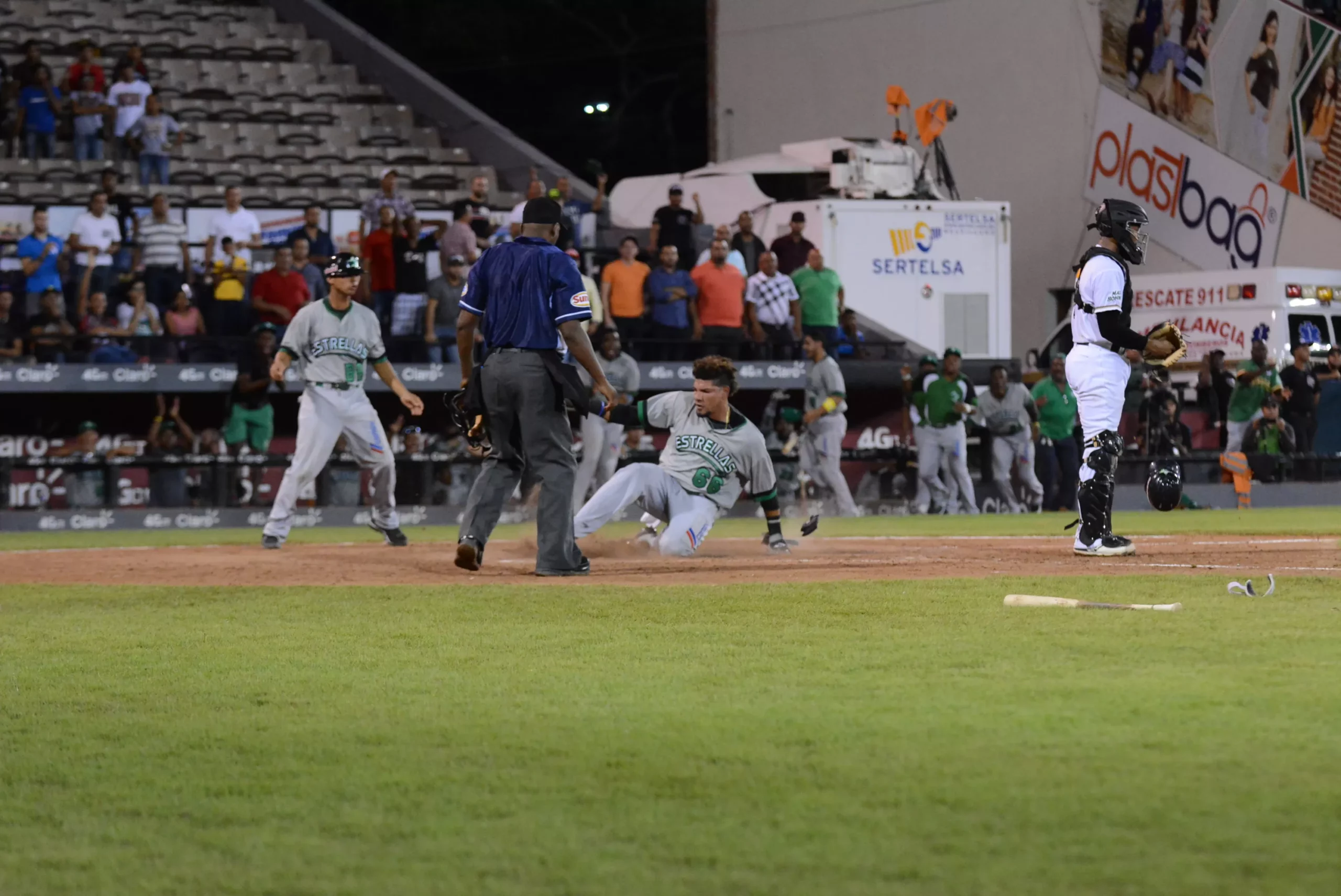 Estrellas se consolidan en el cuarto lugar venciendo 3-2 a Los Gigantes