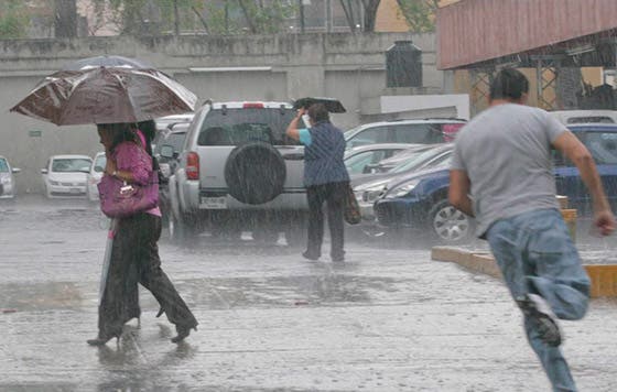 Siguen las lluvias; suben a 12 las provincias en alerta