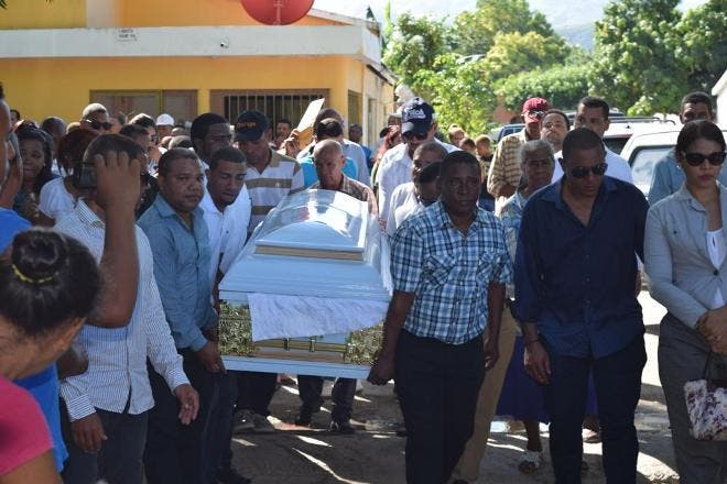 Sepultan restos del periodista Geuris Joel Guzmán