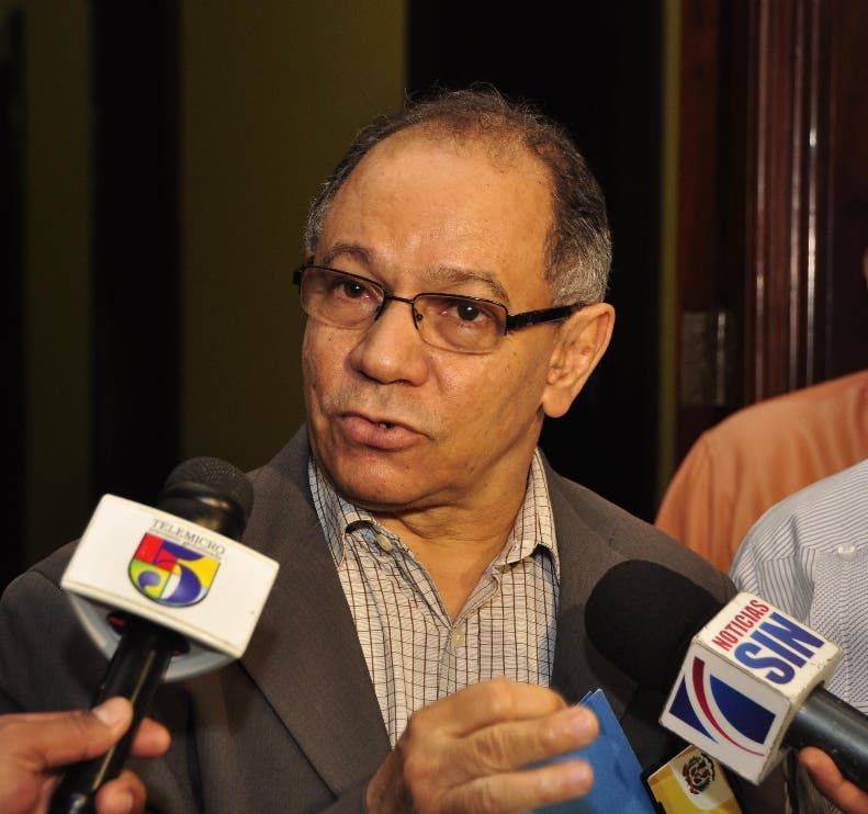 Pepe Abreu propone un aumento salarial retroactivo de un 20%