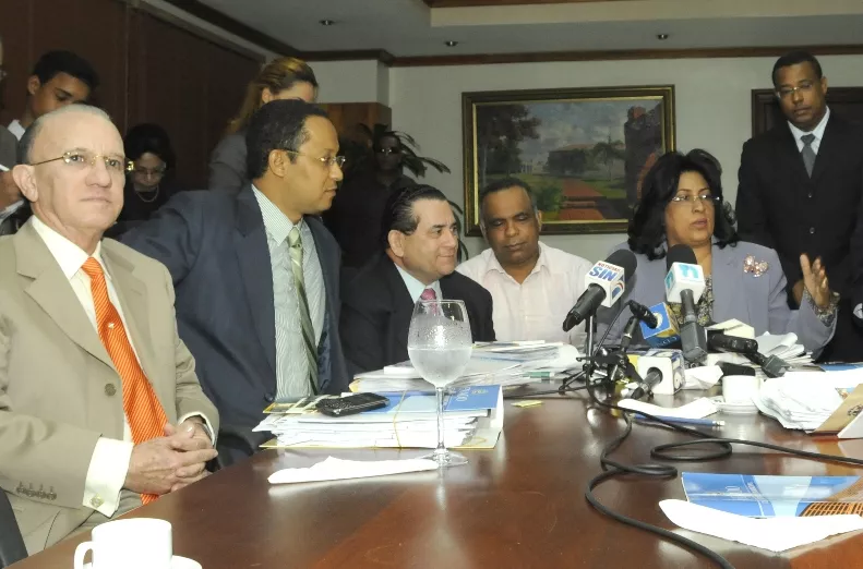 Comisión Se Reune Para Elegir Terna C.C.