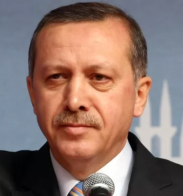 El Parlamento amplía los poderes a Erdogan