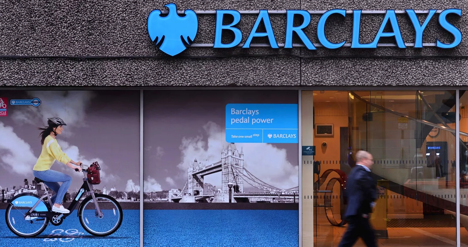 Barclays contempla ir con su sede a Dublín