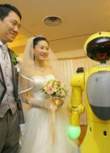 Matrimonios con robots en 2050