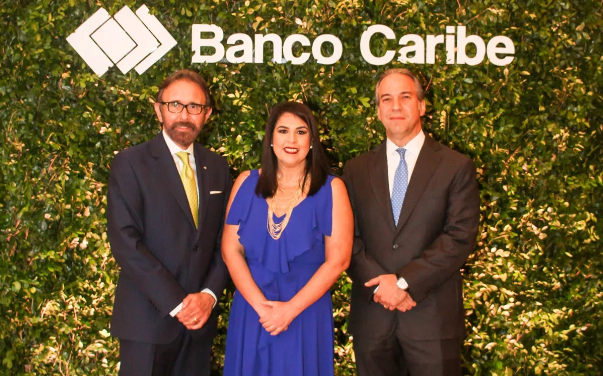 Banco Caribe ofrece cóctel