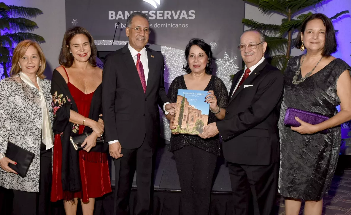 BanReservas publica un libro