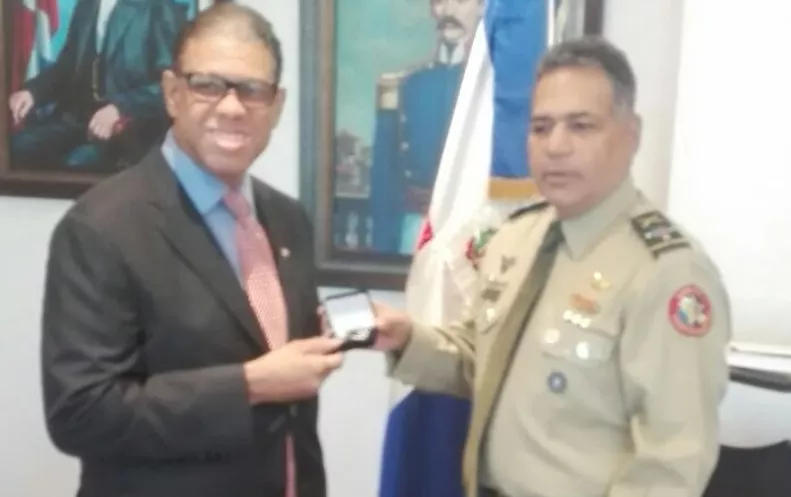 El director Inposdom visita  ministro de Defensa