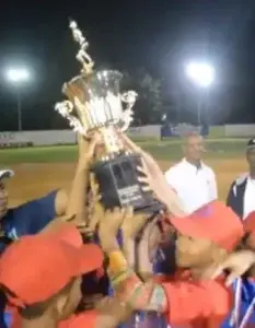 De León es campeón en torneo de béisbol