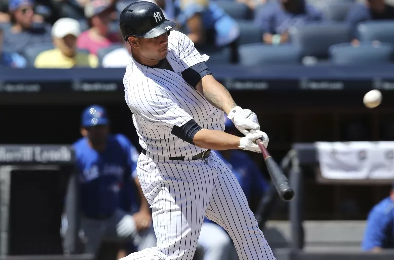 Gary Sánchez trabaja para mejorar su swing