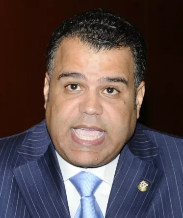 El Senado Escogen Juece De La JCE.