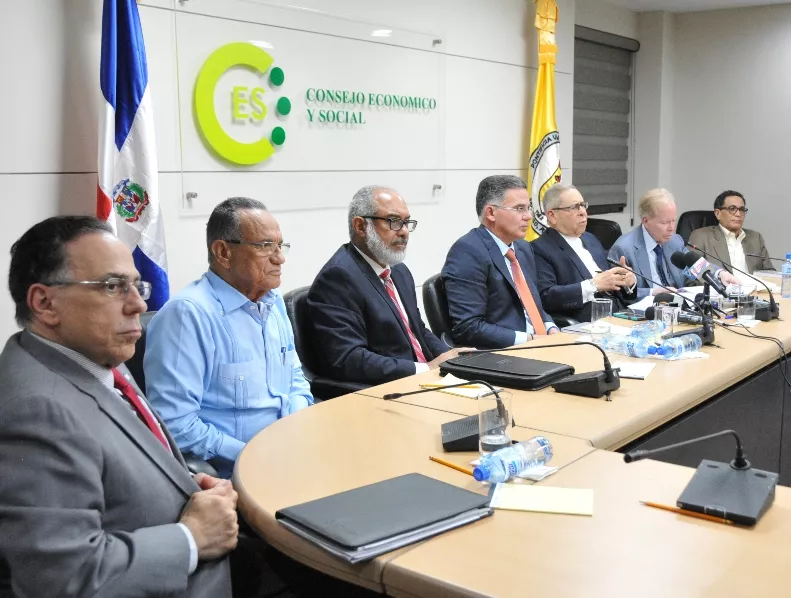 Expertos acuden ante la comisión investiga licitación plantas Punta Catalina