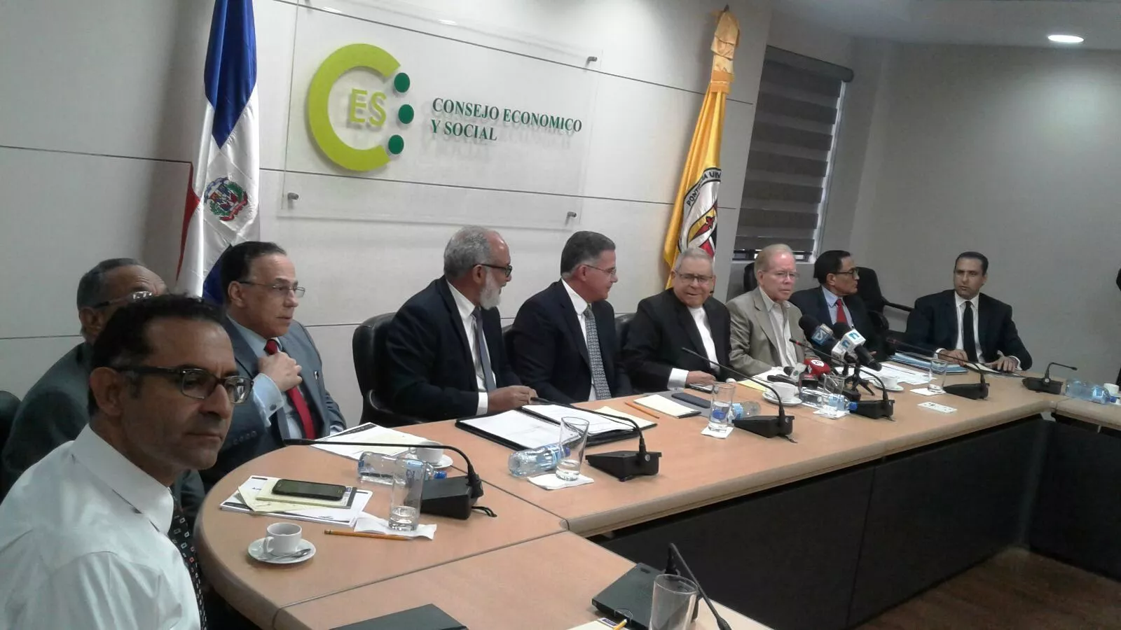 Agripino quería renunciar de la Comisión investigará contrato Odebrecht para construir plantas Punta Catalina