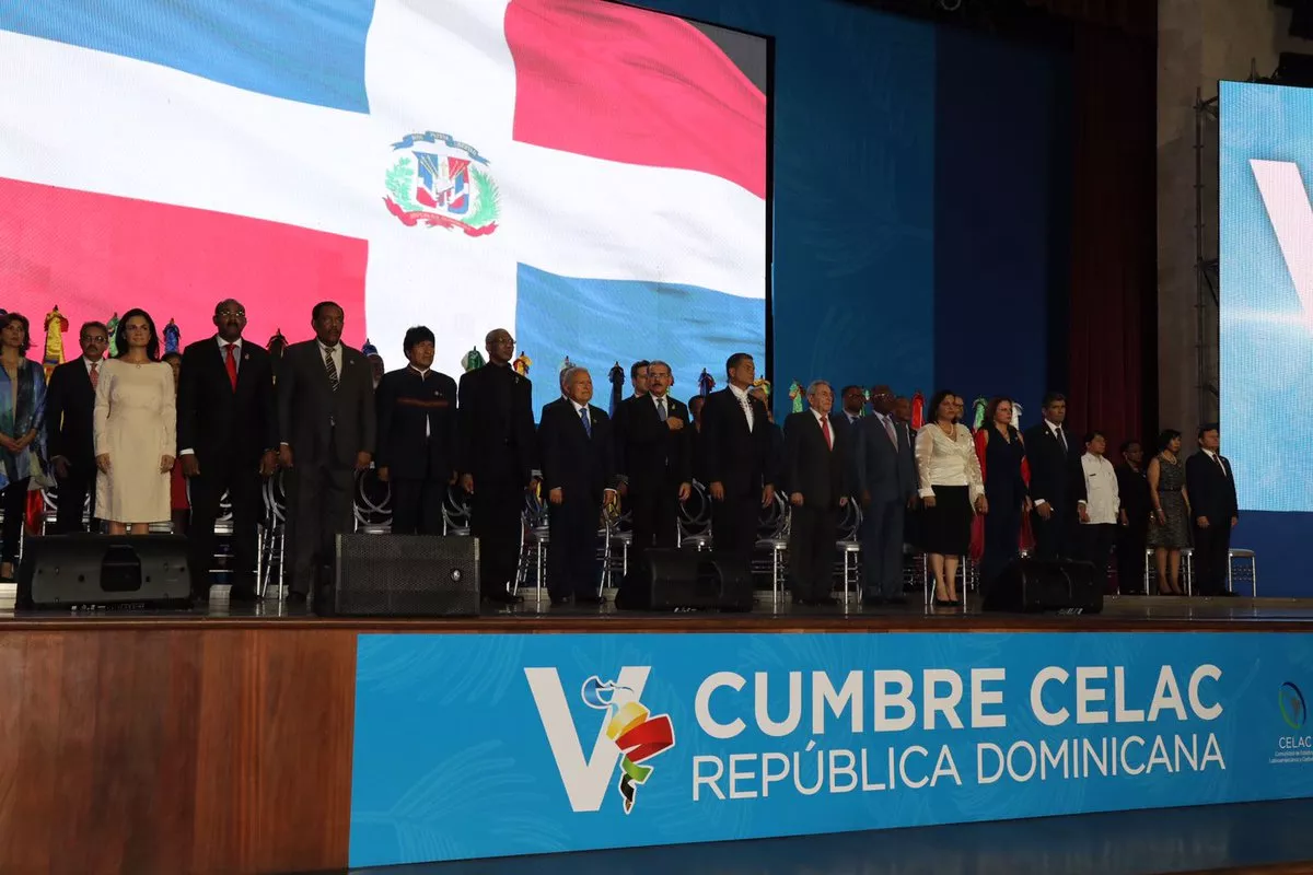 Cumbre de Celac inaugurada con minuto de silencio en memoria de Fidel Castro