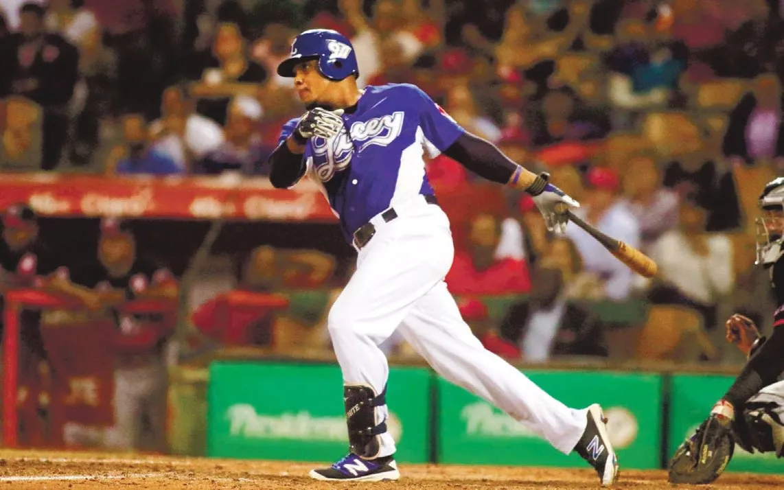 Licey viene de atrás y vence 7-4 a los Leones del Escogido