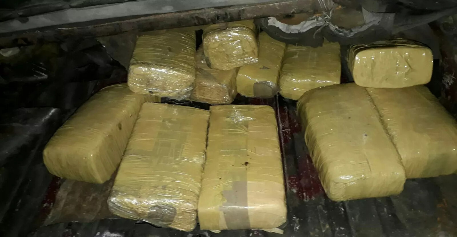 Decomisan 11 paquetes de marihuana en un autobús en San Juan de la Maguana