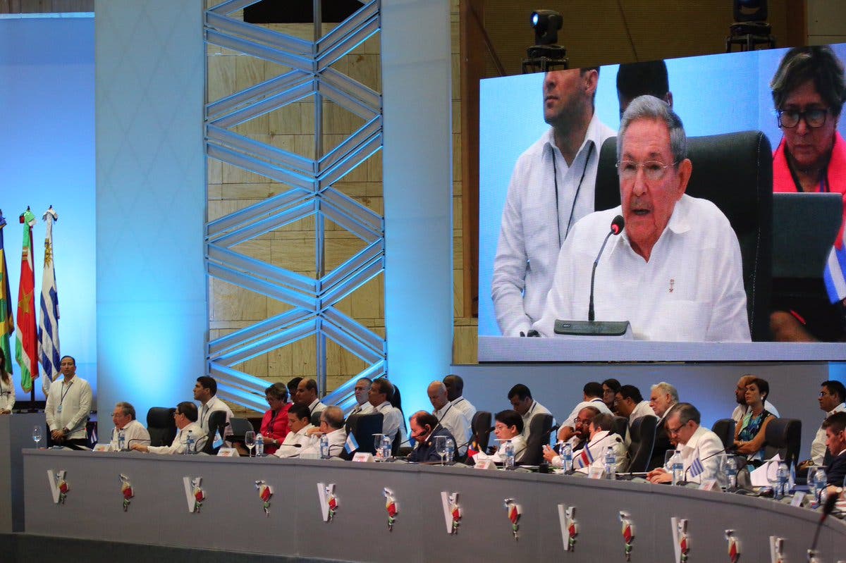 Raúl Castro considera “preocupante” las intenciones de Trump