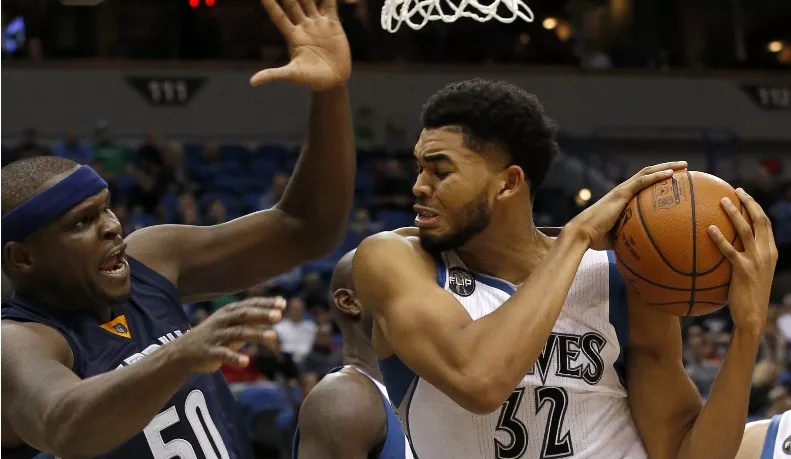 Karl-Anthony Towns lidia con sus dos ‘amores’