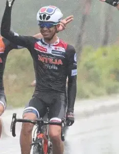 Cueto se impone en Grand Prix de ciclismo