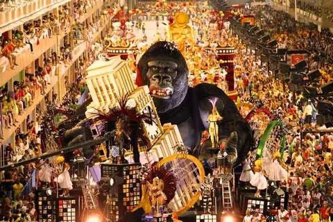 Desfiles, bailes de máscaras y “blocos” en el “mayor espectáculo del mundo»