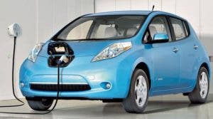 Los coches eléctricos, una seria amenaza para las compañías petroleras