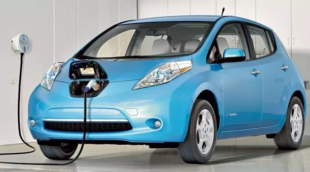 Los coches eléctricos, una seria amenaza para las compañías petroleras