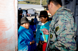 Participación a mitad de la jornada electoral en Ecuador llega al 39,44 %