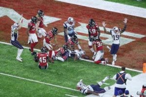 34-28. Brady remonta, hace historia y da a Patriots épico quinto Super Bowl