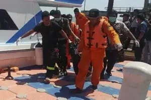 Al menos 11 personas mueren en naufragio de barco de peregrinos en Sri Lanka