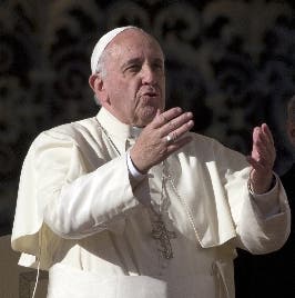 El papa pide a fieles “gestos de solidaridad y acogida” en mundo atormentado