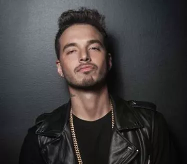 J Balvin promueve al latino