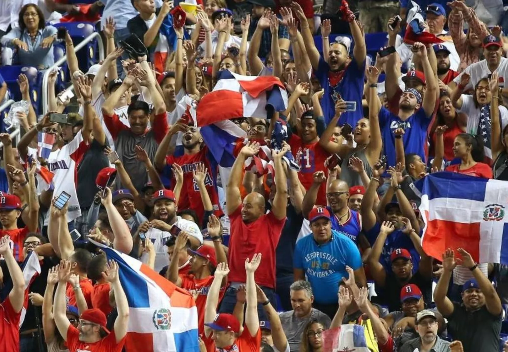 Fanáticos son principal refuerzo equipo dominicano en el Clásico Mundial Béisbol