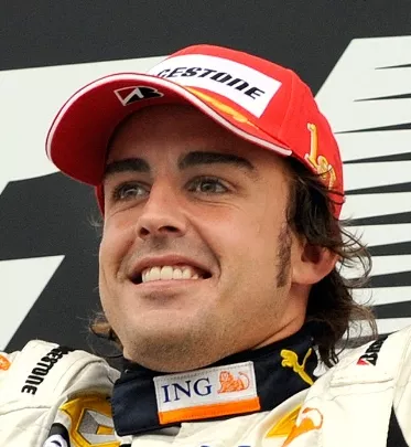 Piloto español Fernando Alonso fustiga Honda por retraso de equipo