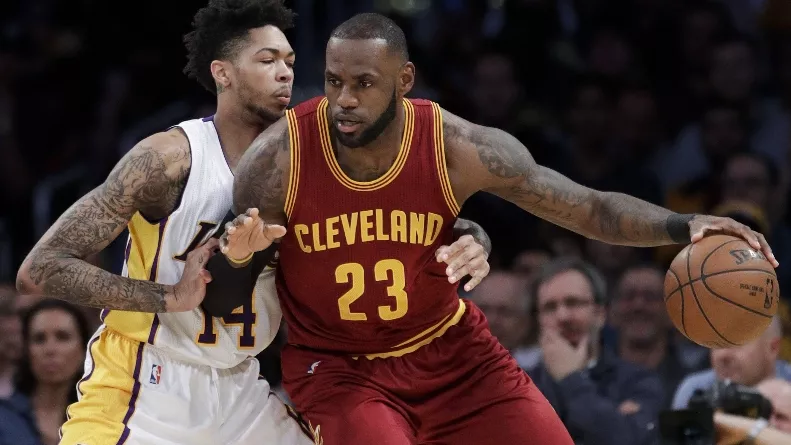 LeBron James hace advertencia a LaVar  Ball