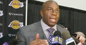 Magic renunciaría si los Lakers no mejoran