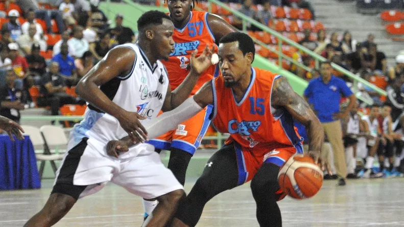 Clubes Huellas y el Barias en duelo torneo de baloncesto