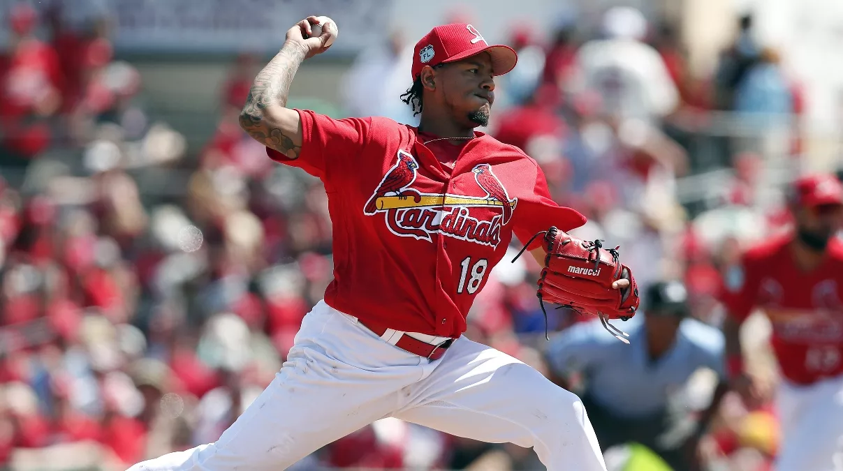 Dominicano Carlos Martínez se emociona por abrir primer juego