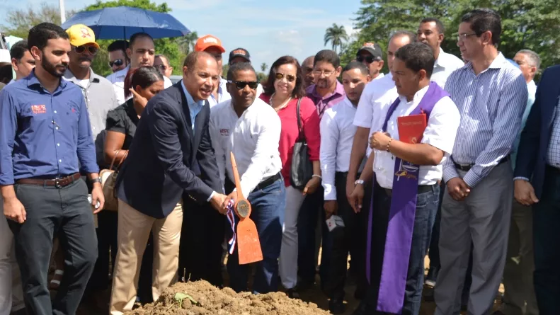 Gobierno inicia obras en La Vega