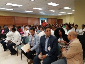 Ney Arias Lora recibe más de 600 pacientes para jornada quirúrgica gratuita